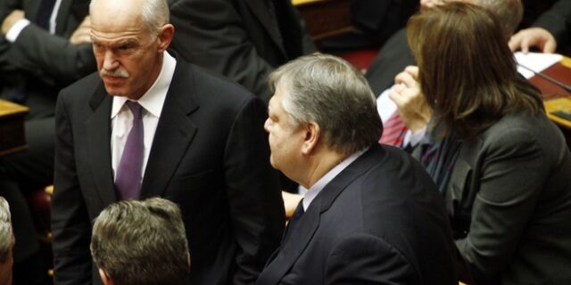 Γιατί ο Βενιζέλος  απειλεί με εισαγγελέα τον Παπανδρέου