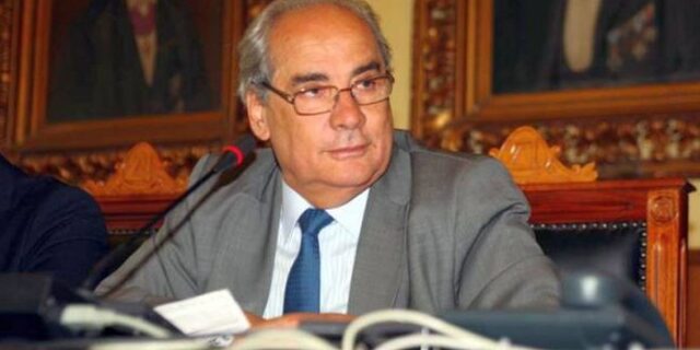 Επίθεση Μιχαλολιάκου σε Μαρινάκη–Μώραλη για τον Πειραιά