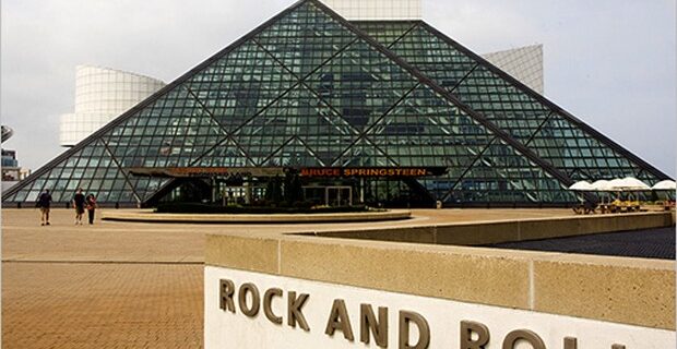 Η καρδιά του ροκ κτυπά απόψε στο Μπρούκλιν