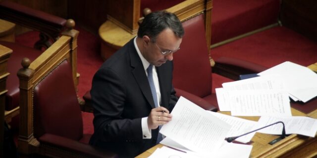 Κατατέθηκε ο προϋπολογισμός του 2015: Αύξηση του ΑΕΠ, μείωση της ανεργίας και πρωτογενές πλεόνασμα στα 3,6 δισ. ευρώ