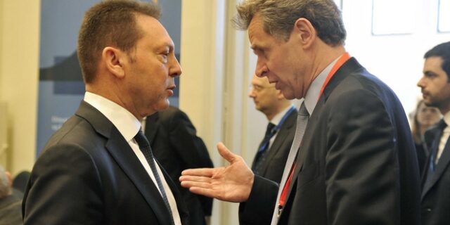 Περιζήτητο το ελληνικό ομόλογο. 450 εντολές με 17, 8 δισ. προσφορές. Για 5% επιτόκιο κάνει λόγο το Reuters
