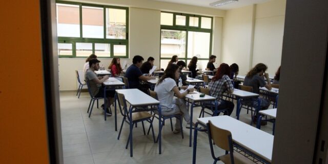 Έβαλαν την Παιδεία μαζί με τα μαρούλια με τροπολογία 149 σελίδων. Τι αλλάζει στις εξετάσεις της Α’ Λυκείου και στα ΑΕΙ