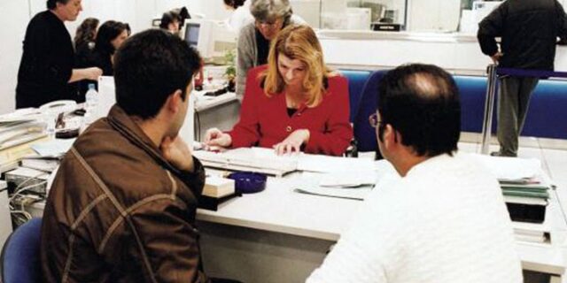 Στα 1347 ευρώ, οι εύλογες δαπάνες διαβίωσης. Πώς θα γίνεται η Ρύθμιση δανείων