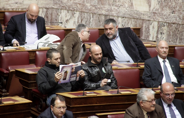 Βουλή: Άρση ασυλίας για τους τέσσερις βουλευτές της ΧΑ αποφάσισε η Ολομέλεια