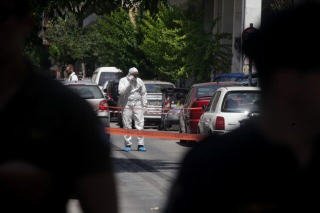 Επιχείρηση της Αντιτρομοκρατικής σε Αθήνα και Θεσσαλονίκη. Βρήκαν γιάφκες με οπλισμό. Τρεις συλλήψεις