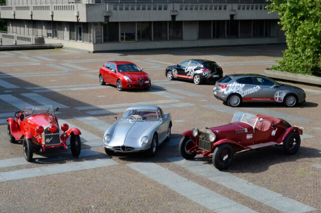 Η Alfa Romeo με τρία αυτοκίνητα από το μουσείο της στον αγώνα Mille Miglia