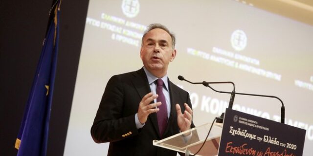 Το παράπονο μαθητή Α’ Λυκείου μέσω του NEWS 247 στον υπουργό Παιδείας για τις αιφνίδιες αλλαγές στο Λύκειο