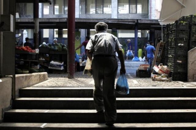 Βλέπουμε φως στο τούνελ κατά την Κομισιόν: Προβλέπει ανάπτυξη 0,6% για φέτος και 2,9% το 2015