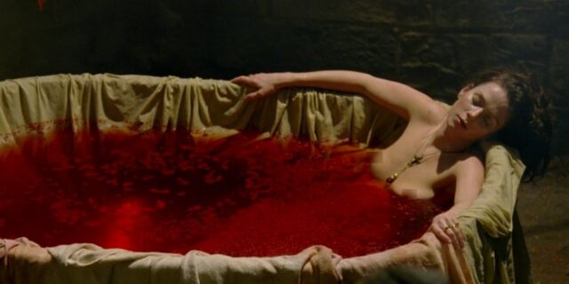 Μηχανή του Χρόνου: Η “Ματωμένη Κόμισσα” που πλενόταν με το αίμα νεαρών γυναικών