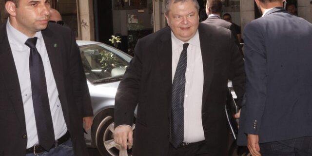 Βενιζέλος: Αντισυνταγματική η πρόταση Τσίπρα για εθνικές εκλογές