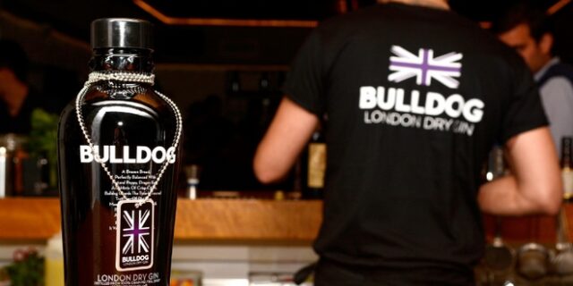 Το φημισμένο Bulldog London Dry Gin έφτασε στην Ελλάδα από την εταιρία Β.Σ.Καρούλιας