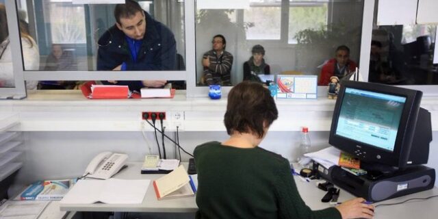 Θα αναστενάξει η τσέπη μας: Η κατάργηση των φοροαπαλλαγών φέρνει πρόσθετο φόρο