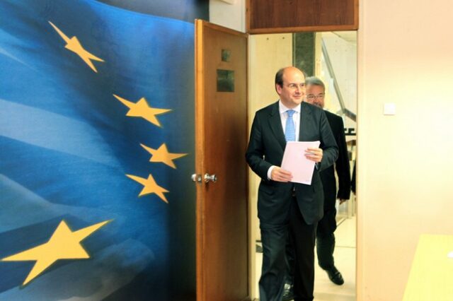 “Καλώς ήρθε το ευρώ”: Πράσινο φως για πρόωρη εισροή πόρων 2 δισ. από το νέο ΕΣΠΑ