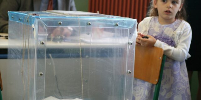 Δημοσκόπηση: Στο 30% ο ΣΥΡΙΖΑ. Σταθερό προβάδισμα έναντι της ΝΔ