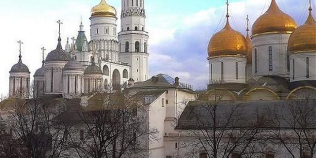 Μηχανή του Χρόνου: Το “παραμύθι” του σωτήριου ξανθού γένους που πάντα πληρώναμε με αίμα