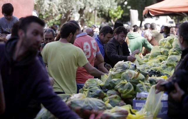 Κλήρωση, εμποροπανήγυρεις και πρόστιμα. Τι αλλάζει στις άδειες για τις λαϊκές αγορές