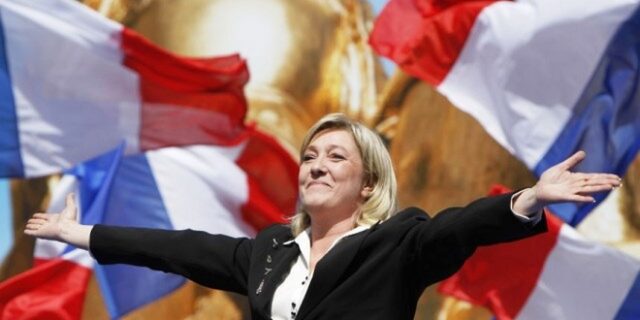 Μηχανή του Χρόνου: Η γυμνή φωτογράφηση της μητέρας της Λεπέν στο Playboy μετά το διαζύγιο