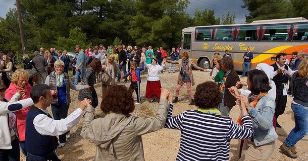 Αστυνομικοί σταμάτησαν πούλμαν με τουρίστες για…πάρτι
