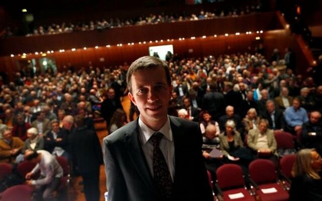 AFD: Οι Έλληνες δημιουργούν χρόνο με τον χρόνο περισσότερα χρέη