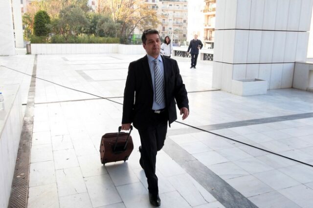Προφυλακιστέος παραμένει ο Μπούκουρας. Αρνήθηκε να απαντήσει σε ερωτήσεις και λιποθύμησε