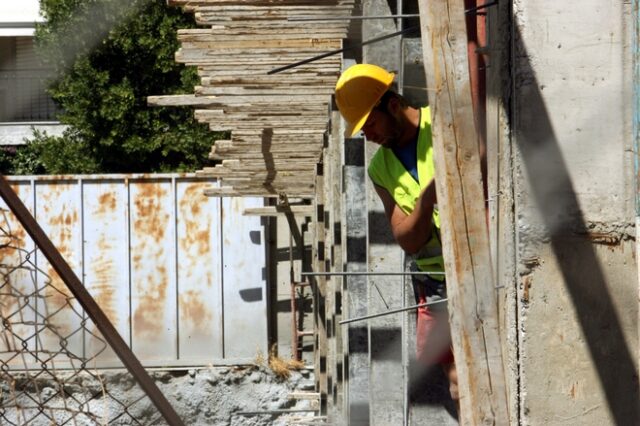 Βουτιά 20,7% στις οικοδομικές άδειες τον Φεβρουάριο
