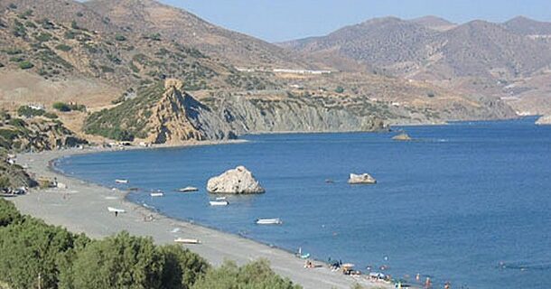 Τουρίστας βούτηξε στη θάλασσα να πιάσει τη σαγιονάρα του και πνίγηκε