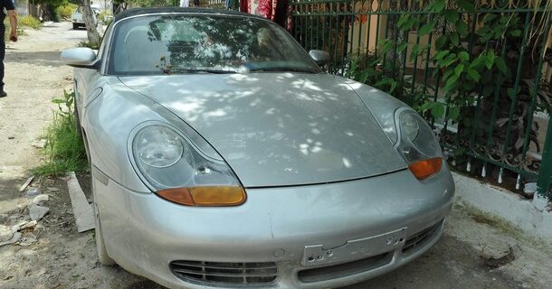 Από όπλα μέχρι Porsche βρέθηκαν στον καταυλισμό ρομά στο Ζεφύρι