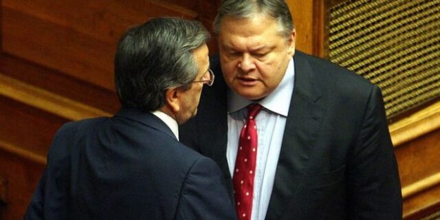Σε εξέλιξη η συνάντηση Σαμαρά- Βενιζέλου: Πυρά Ν.Δ σε ΠΑΣΟΚ για πρόταση κατάργησης του μπόνους των 50 εδρών
