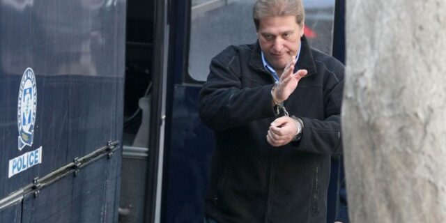 Καπετανόπουλος: “Φτάνει πια. Ο κ. Σαξώνης βρομίζει ό,τι υπάρχει”