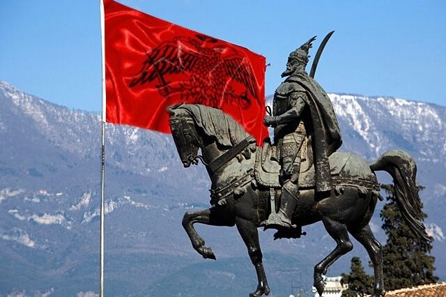 Μηχανή του Χρόνου: Σκεντέρμπεης, ο ήρωας της Αλβανίας λεγόταν Καστριώτης κι ήταν γιος Χριστιανού