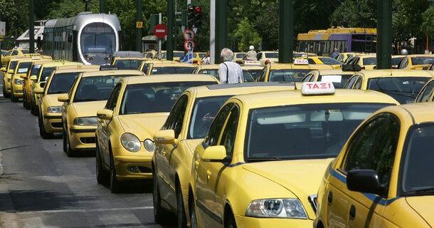 Ειδοποιητήρια σε αυτοκινητιστές ταξί από τον ΟΑΕΕ. Απειλούν με κατασχέσεις οχηματών για οφειλές