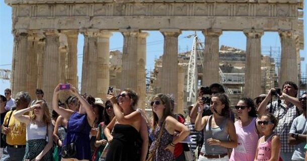 Ξεκίνησε η νέα λεωφορειακή γραμμή “Πειραιάς-Ακρόπολη-Σύνταγμα”