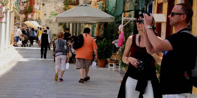 Χρονιά ρεκόρ για τον τουρισμό. Εκτιμήσεις για 19 εκατ. τουρίστες