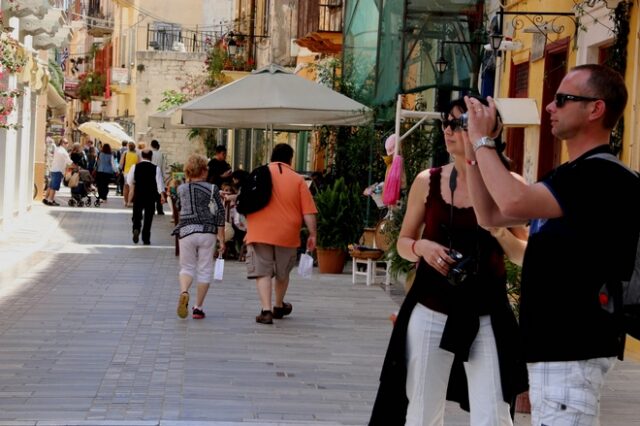 Χρονιά ρεκόρ για τον τουρισμό. Εκτιμήσεις για 19 εκατ. τουρίστες