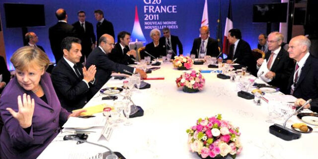 Financial Times, Πως σώθηκε το Ευρώ: Η Μέρκελ έκλαιγε μετά την απόφαση Παπανδρέου για δημοψήφισμα