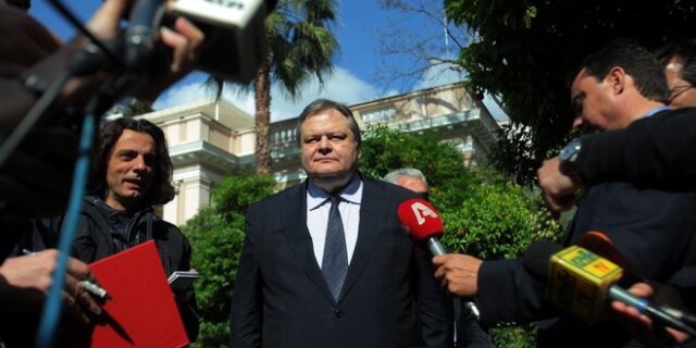 Στην μάχη των σποτ και η Ελιά. Γκρίνια για την απουσία κορυφαίων