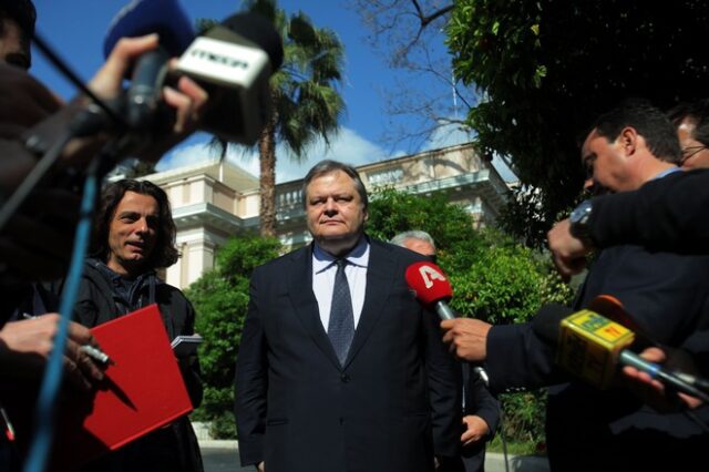 Στην μάχη των σποτ και η Ελιά. Γκρίνια για την απουσία κορυφαίων