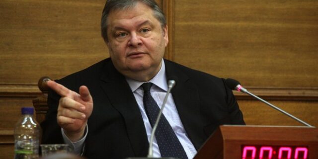 Νέο “κάρφωμα” Βενιζέλου: Τίποτα δεν επέβαλε ο Μπαρόζο. Όλες οι αποφάσεις ανήκουν στον Παπανδρέου