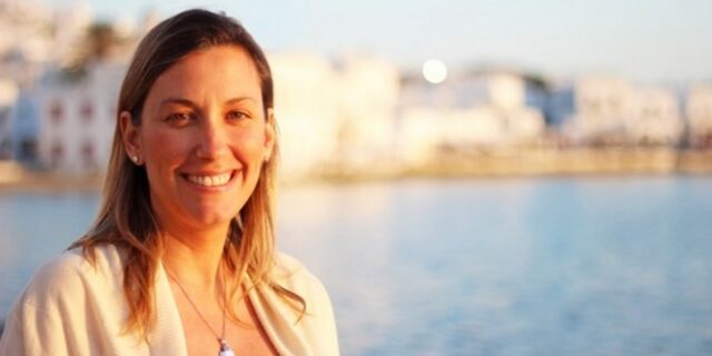 Βίκυ Νικολοπούλου – Το προσωπικό όραμα μιας νέας μητέρας για την Μύκονο