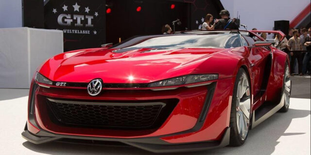 GTI Roadster concept και Golf GTI Wolfsburg Edition με 380 ίππους, από την Volkswagen