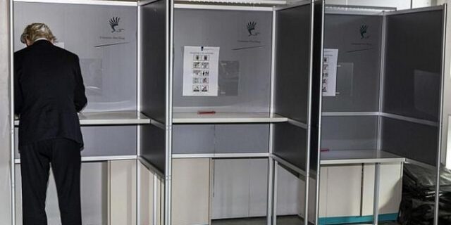 Ευρωεκλογές: Στις κάλπες Άγγλοι και Ολλανδοί