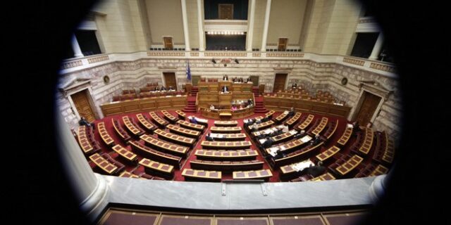 Ολόκληρη η ρύθμιση οφειλών για χρέη έως και σε 100 δόσεις. Παράταση του μειωμένου ΦΠΑ και της ειδικής εισφοράς αλληλεγγύης