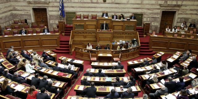 Χορός εκατομμυρίων με τα ανώνυμα κουπόνια. Σε ΚΚΕ και ΝΔ τα πρωτεία