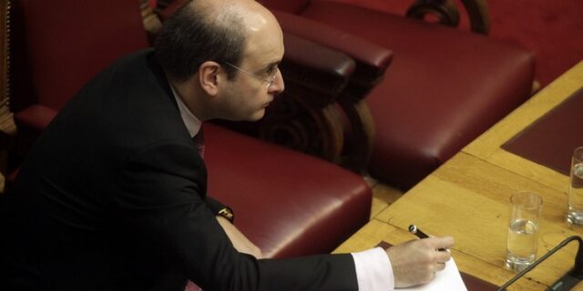 Τέλος στον “ζουρλομανδύα” της γραφειοκρατείας με νόμο