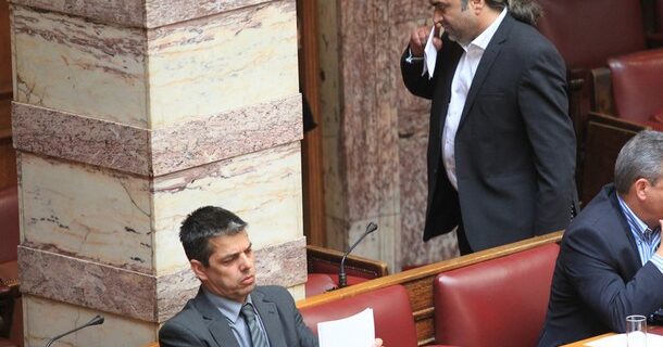 Μηνυτήρια αναφορά για ρατσιστικές επιθέσεις με εμπλεκόμενους βουλευτές της Χρυσής Αυγής