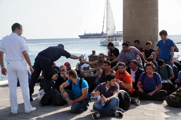 Τούρκοι διακινητές παράνομων μεταναστών συνελήφθησαν στην Ρόδο