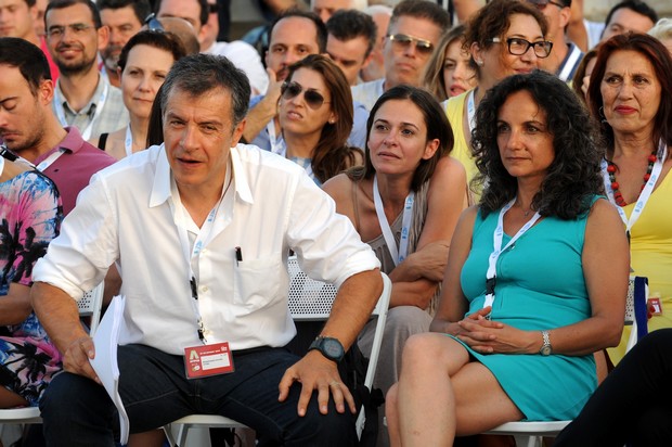 Θεοδωράκης στο συνέδριο του Ποταμιού: Έχω θετική αμηχανία. Υπάρχει μεγάλη ευθύνη και την αναλαμβάνουμε όλοι μαζί