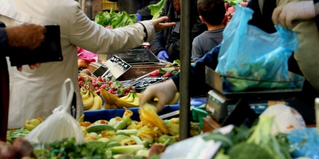 Τιμές κάτω του μέσου κοινοτικού όρου: Βραχνάς για τους Έλληνες τα τρόφιμα