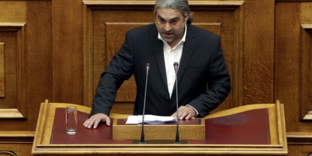 Ελεύθερος χωρίς όρους ο Χρυσοβαλάντης Αλεξόπουλος. Κατηγορεί την ηγεσία για “κρυφή ατζέντα”