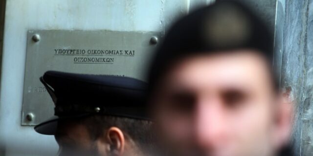 Το είπε στη Βουλή ο Σταϊκούρας: Έρχονται αυξήσεις και αναδρομικά στα Σώματα Ασφαλείας
